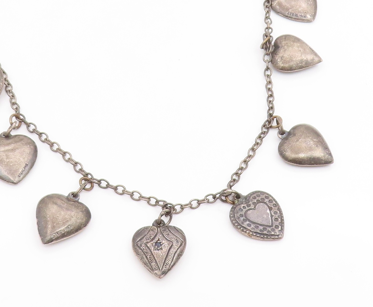 925 Sterling Silver Vintage Necklace Etched Love Heart Charm Motif Chain NE4832
