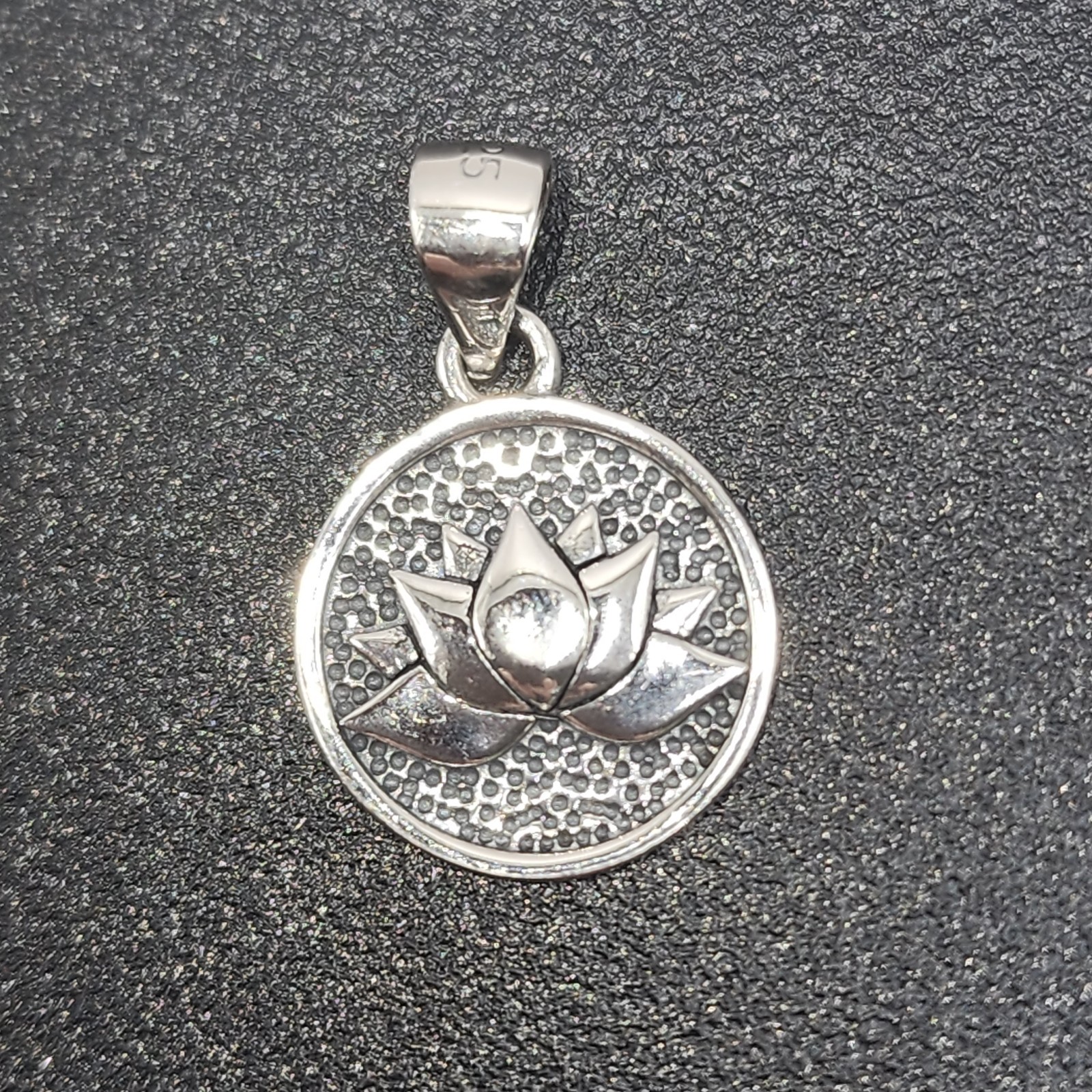 925 NEW Sterling Silver Pendant- Lotus Flower 13mm In Diameter FREE Shipping…