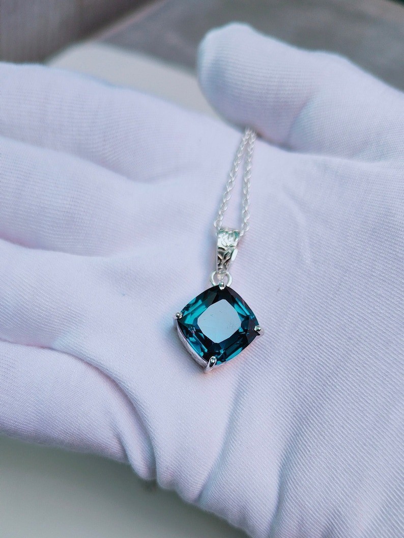 Natural Teal Green Sapphire 18 Ct 925 Silver Pendant Certified Loose Gemstone