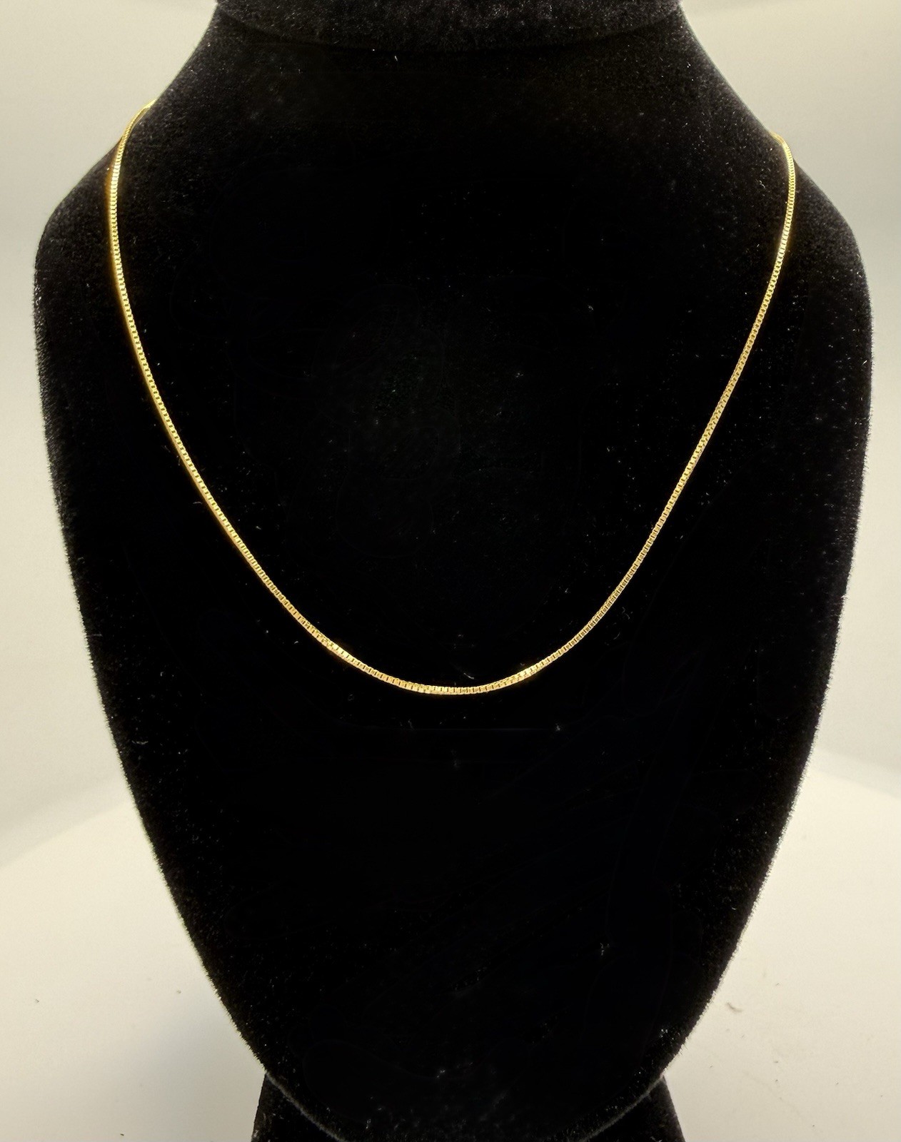 14 K Gold Box Link Chain Necklace. 18 In. (total weight 1.0g)