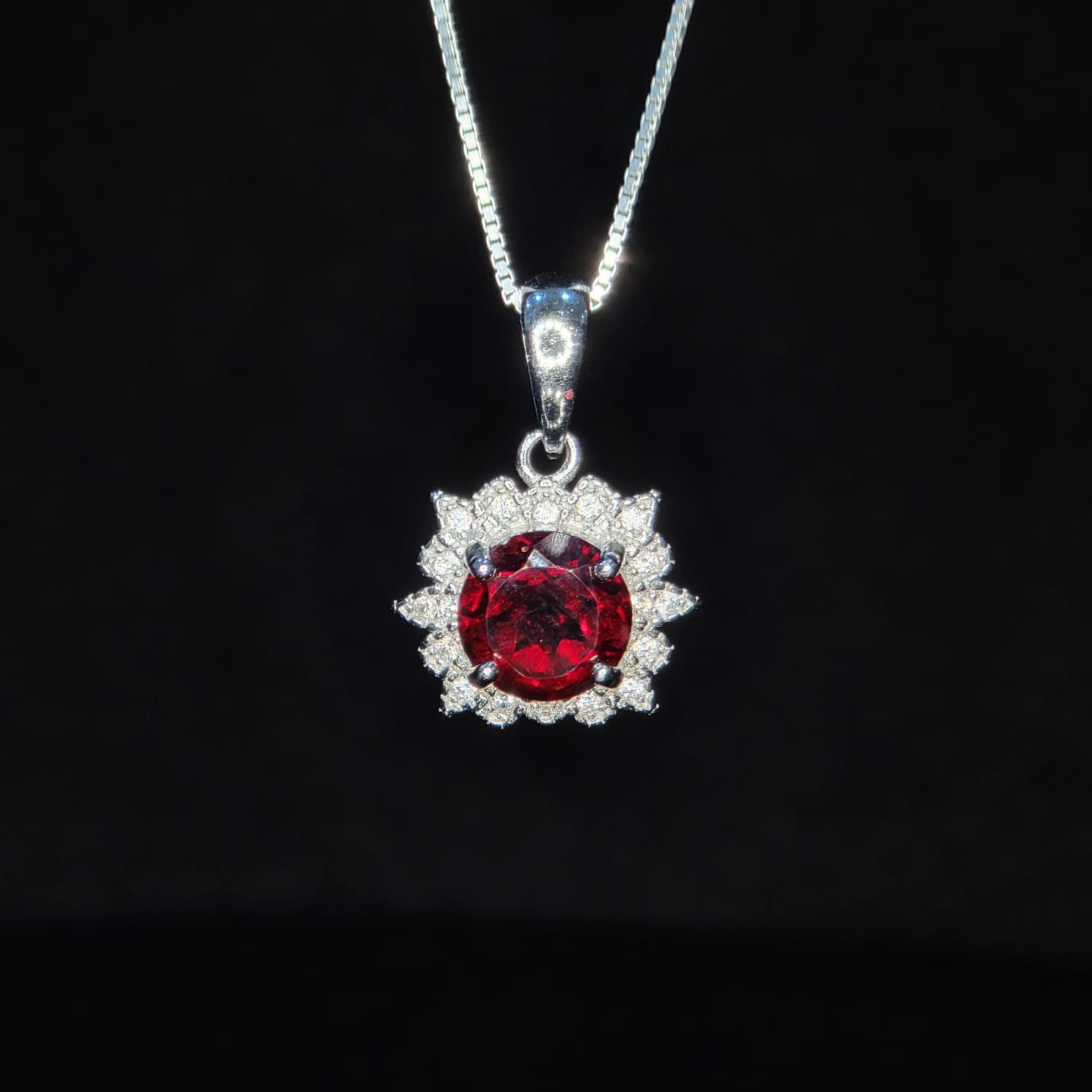 925 Sterling Silver Rhodium Plated Deep Red Garnet Round Pendant 3.06gm