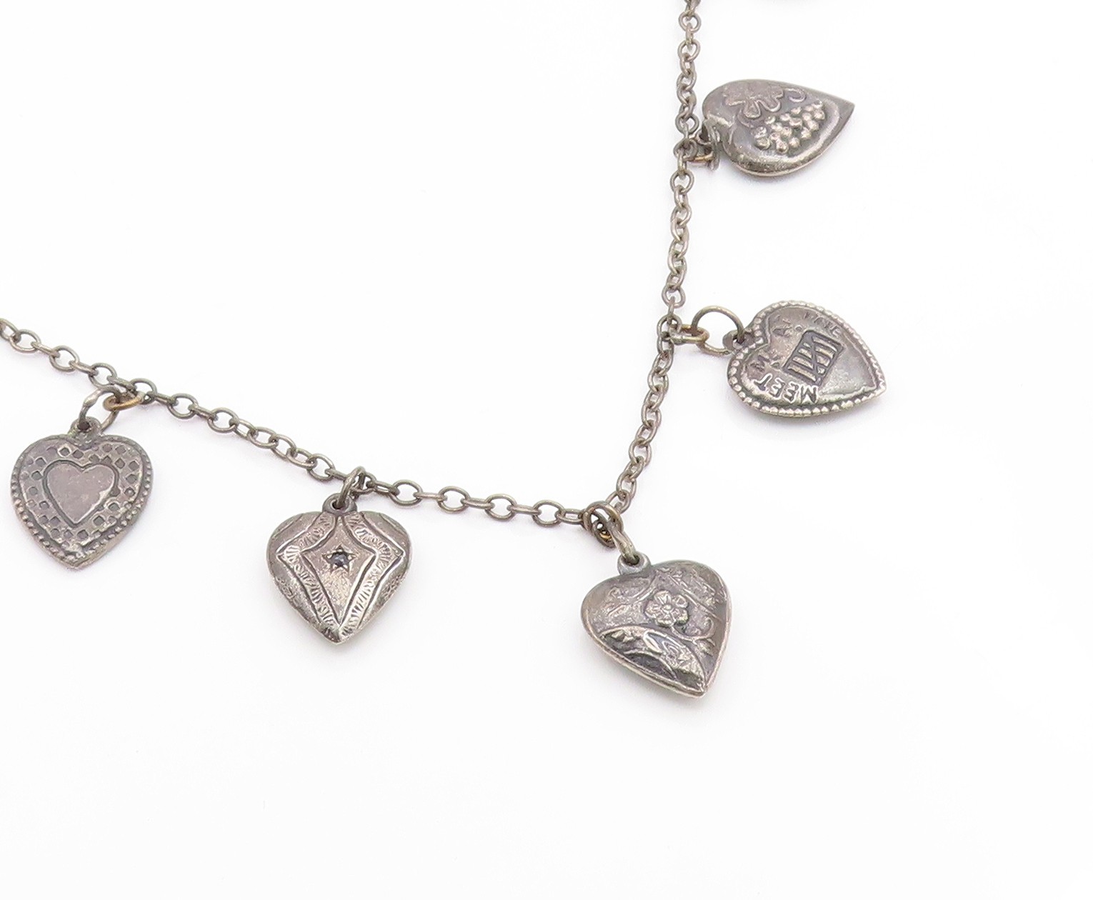 925 Sterling Silver Vintage Necklace Etched Love Heart Charm Motif Chain NE4832