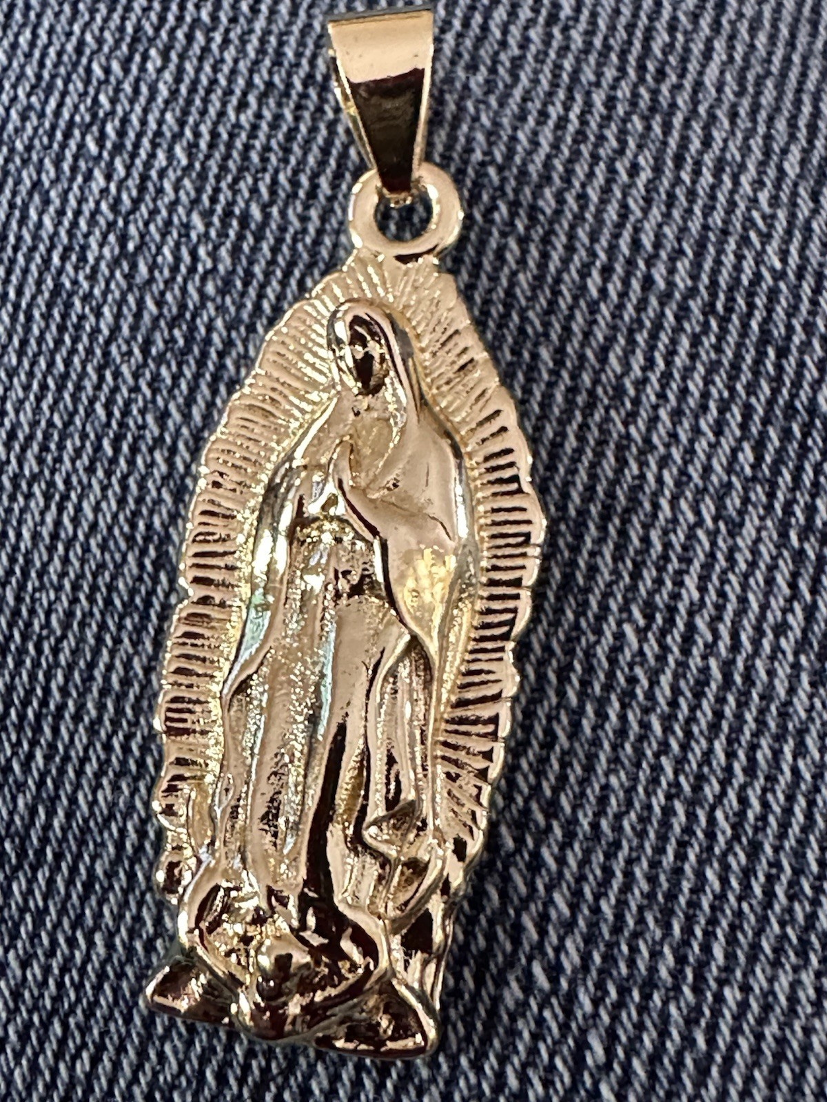 Beautiful 14k GF Virgin Mary Pendant