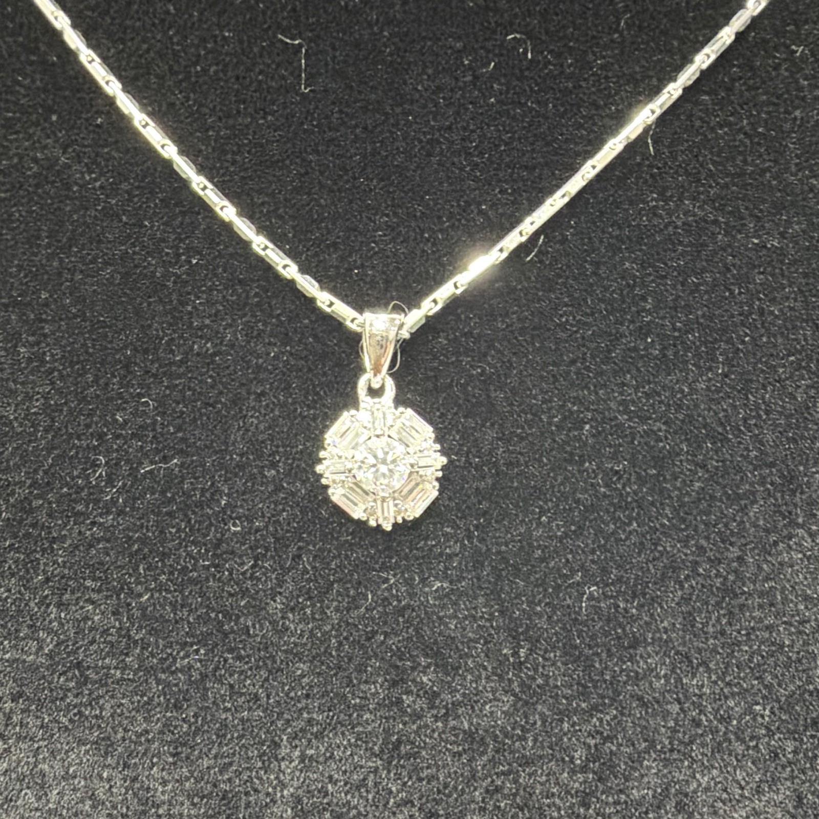 New Moissanite 925 Sterling Silver Round Pendant with Bar Link Necklace 16 Inch