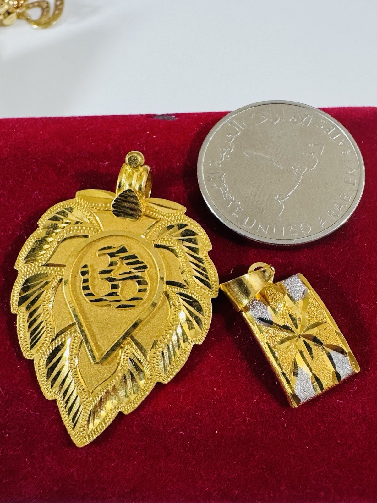 22K 916 22C Real Gold Two Set of Pendant 1 x Heart & 1x Rectangle 7.8g WOMENS