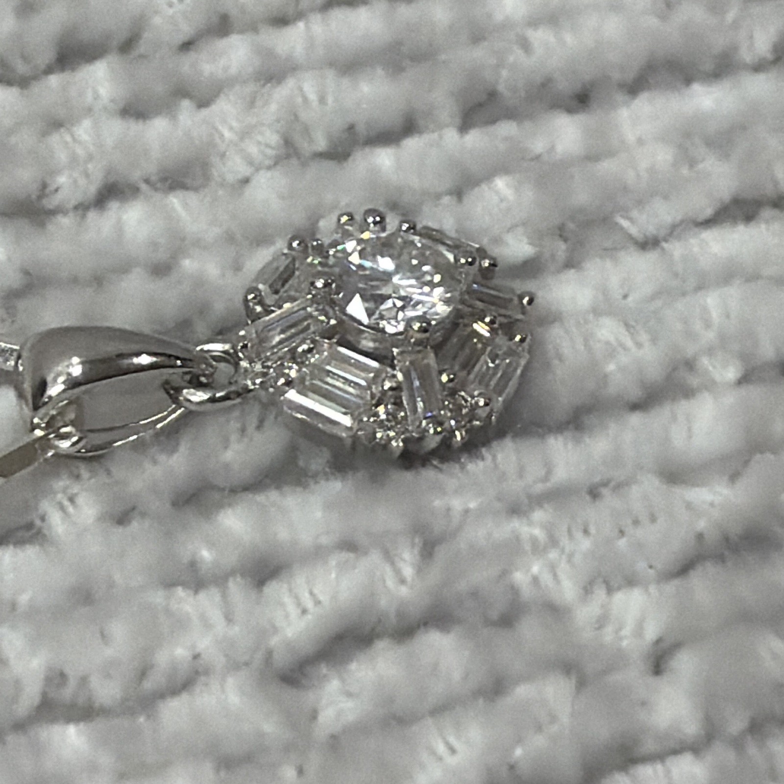 New Moissanite 925 Sterling Silver Round Pendant with Bar Link Necklace 16 Inch