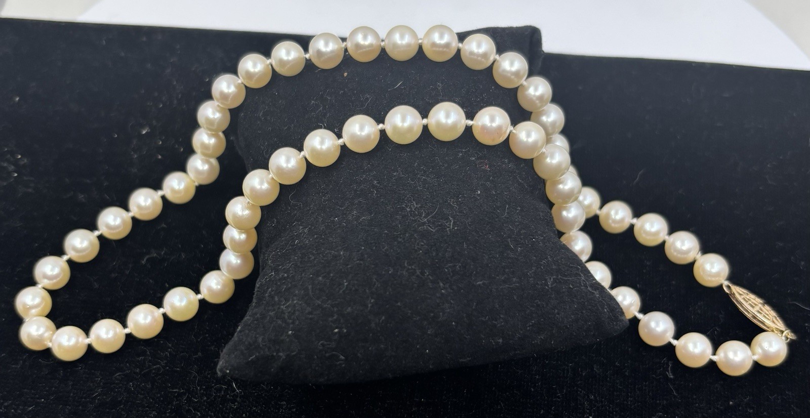 19 Inch Single strand akoya pearl necklace, 7 1/2-7 3/4 mm.