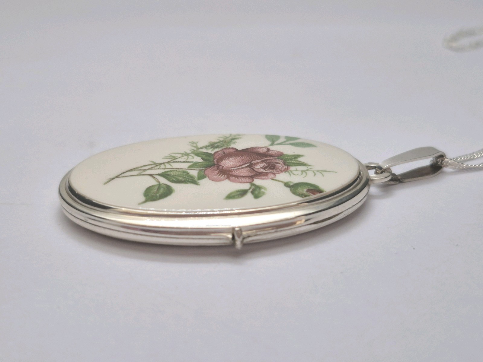 LOCKET – Sterling Silver Enamel Floral Double Photo Locket And Chain. Necklace.