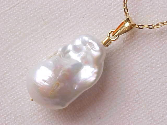 15MM X 26MM AAA BAROGUE WHITE PEARL PENDANT SOLID 18K YELLOW GOLD