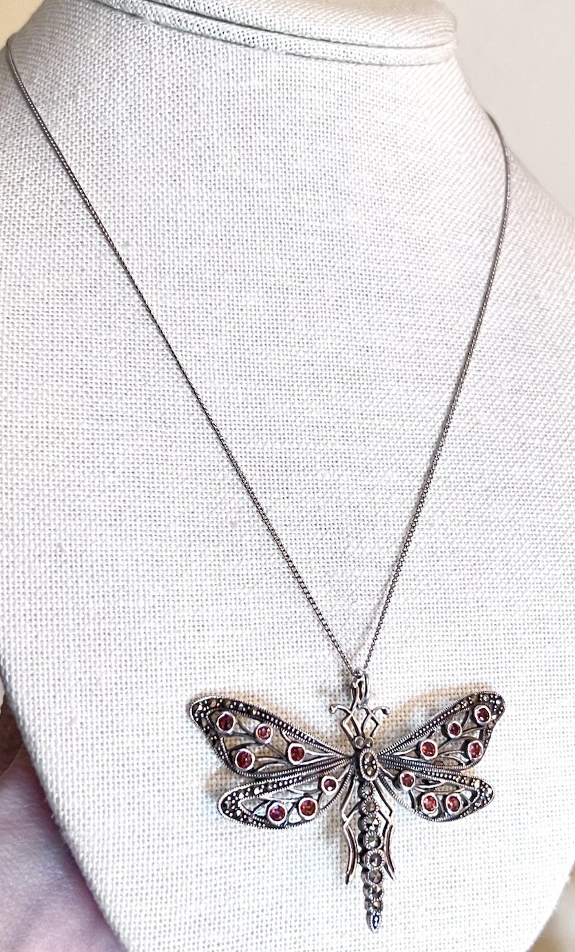 LOVELY Designer Sterling Silver & Garnet Dragonfly Brooch/Pendant Necklace