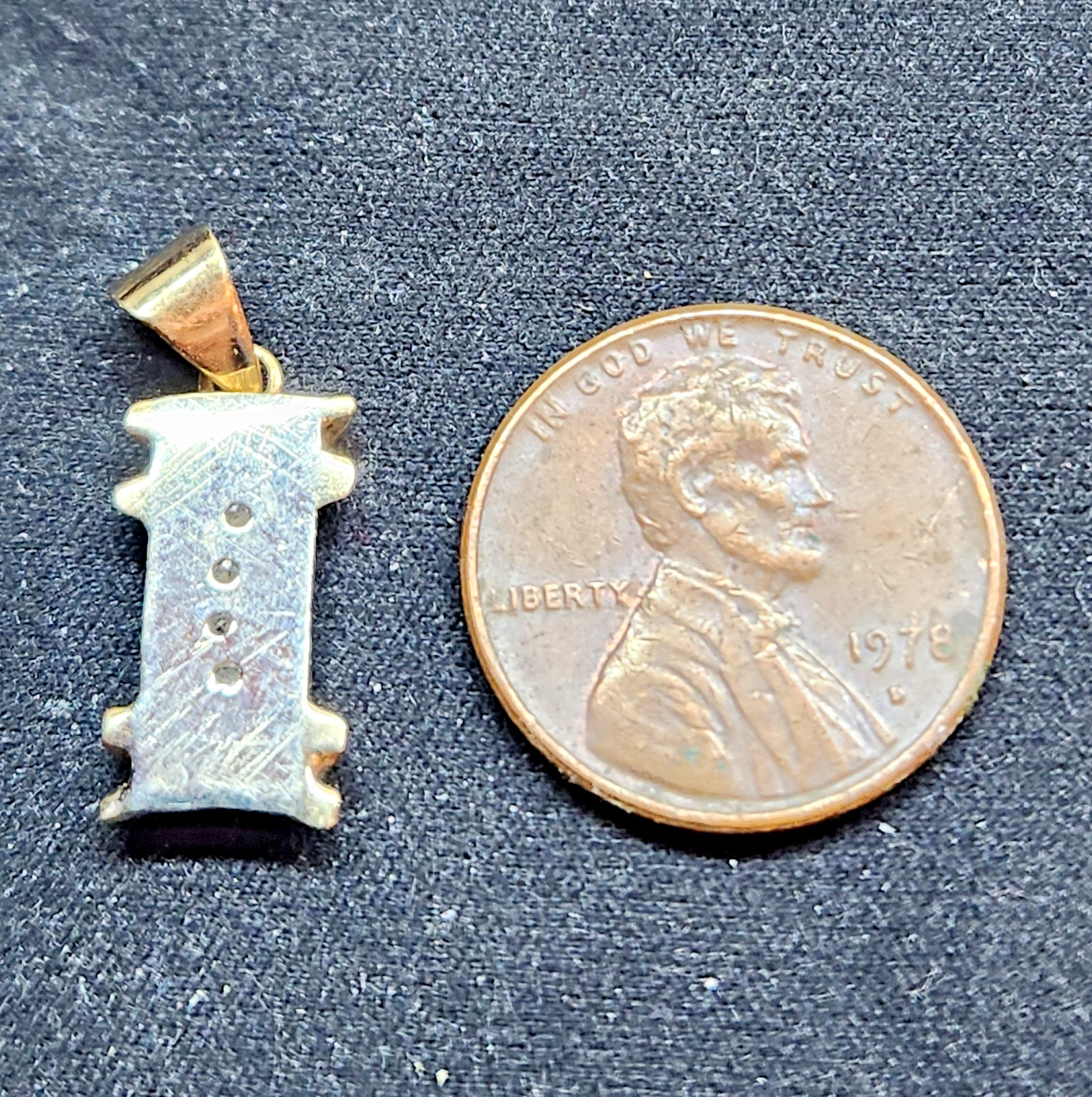 14K Yellow Gold Bar Design 0.15 TCW 4 Stone Prong Set Diamond Pendant