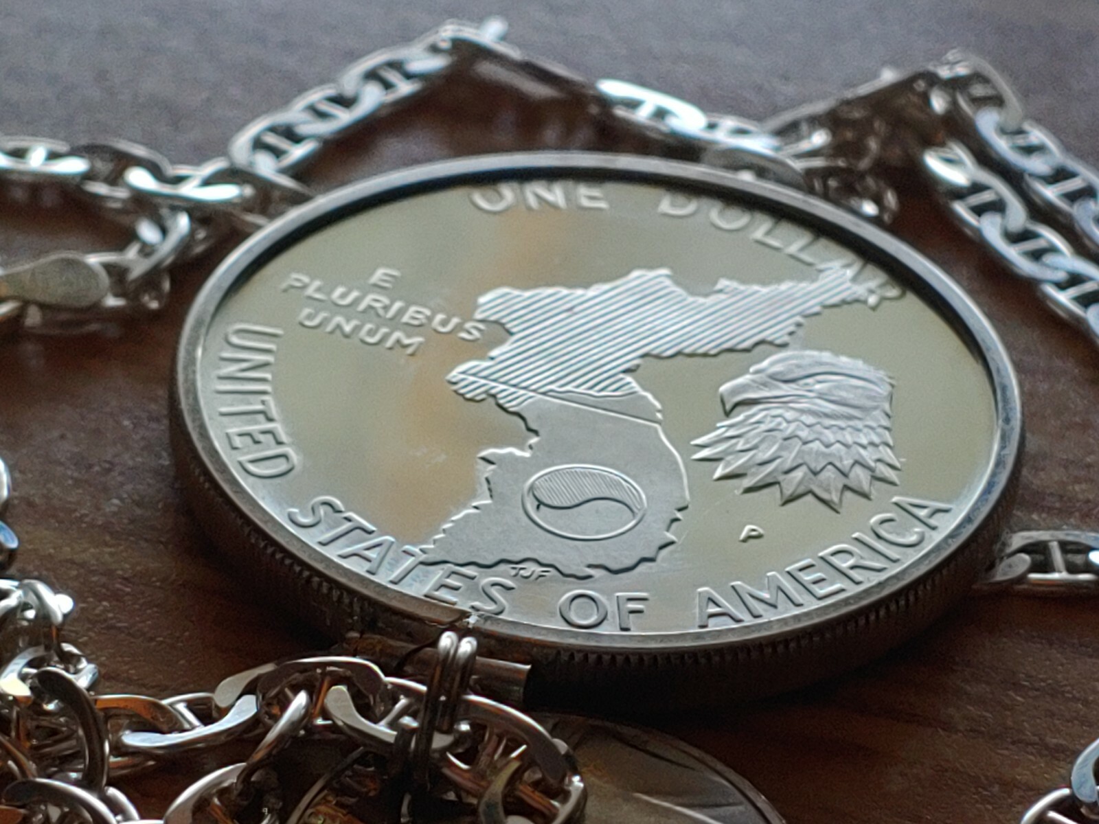 1991 KOREAN WAR US SILVER DOLLAR PENDANT on a 24″ 925 SILVER MARINER CHAIN.