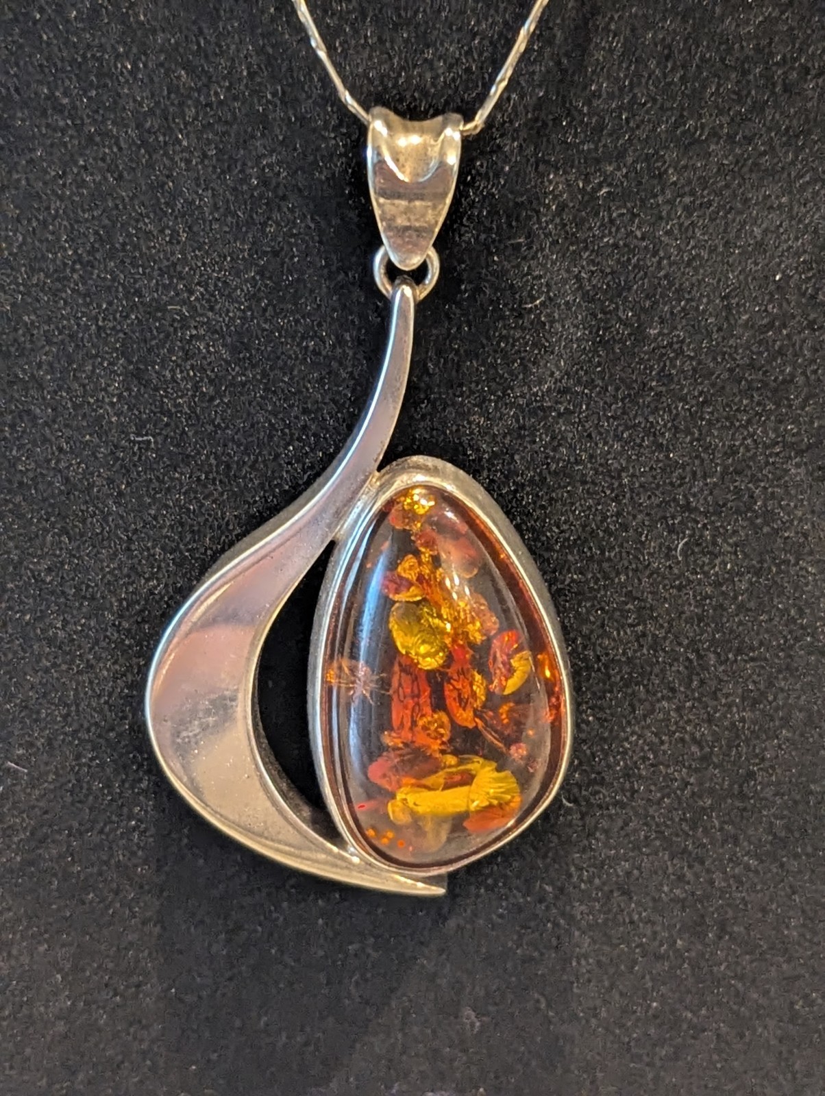 925 ATI Sterling Silver Natural Baltic Amber Pendant & 20″ 2mm Mariner Necklace