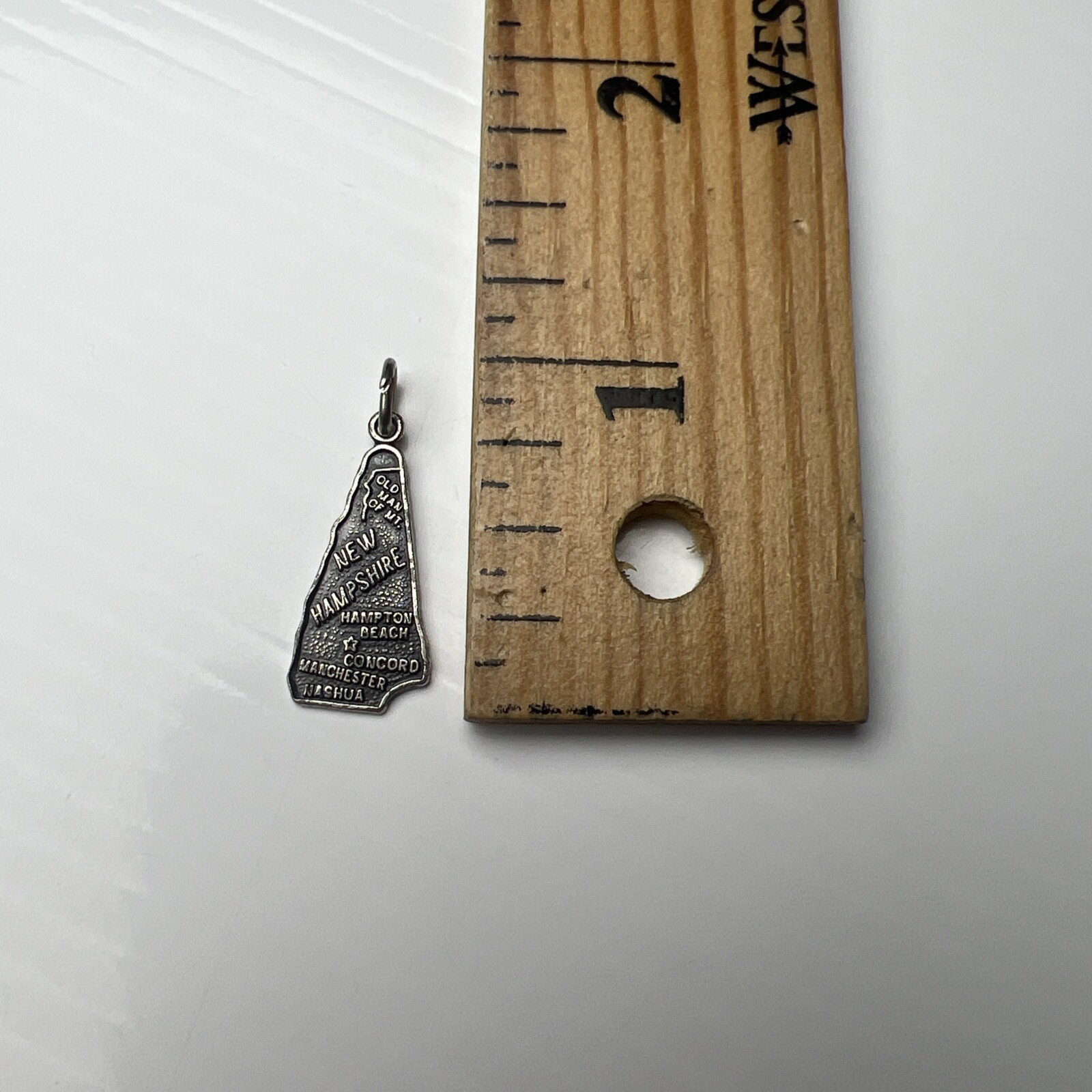 925 Sterling Silver Retro Charm Pendant New Hampshire USA Hampton Beach Old Man
