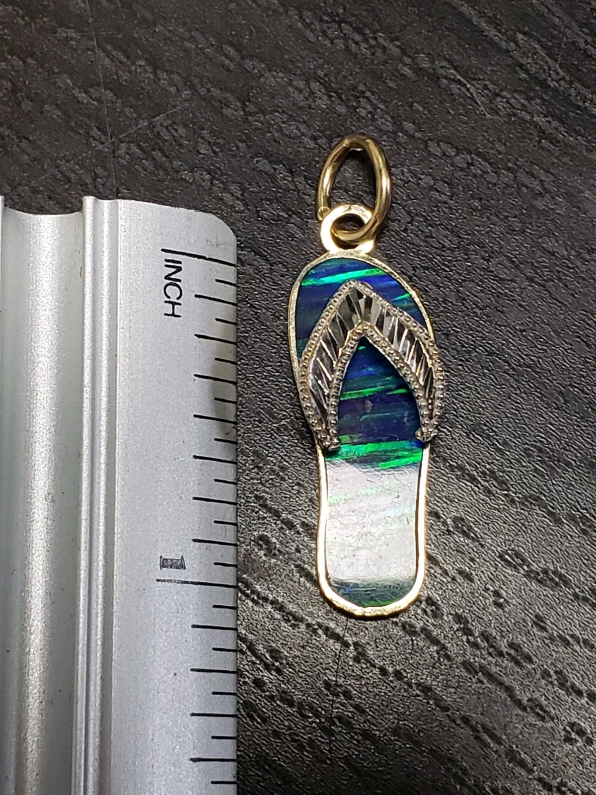 14 Karat Yellow Gold Flip Flop Pendant