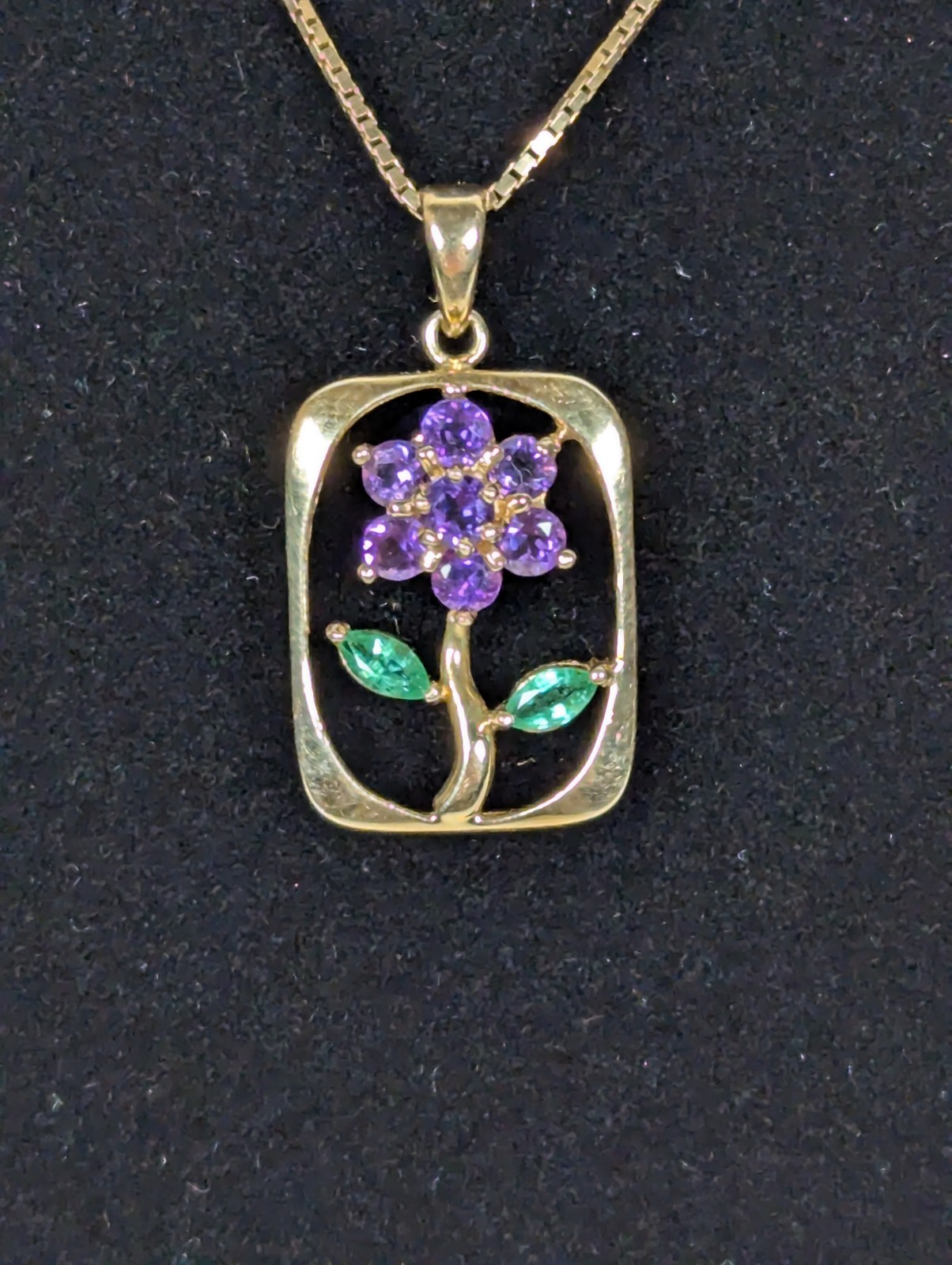 14K Solid Yellow Gold Emerald Amethyst Flower Pendant Jewelry NOT Scrap 1.53 gr
