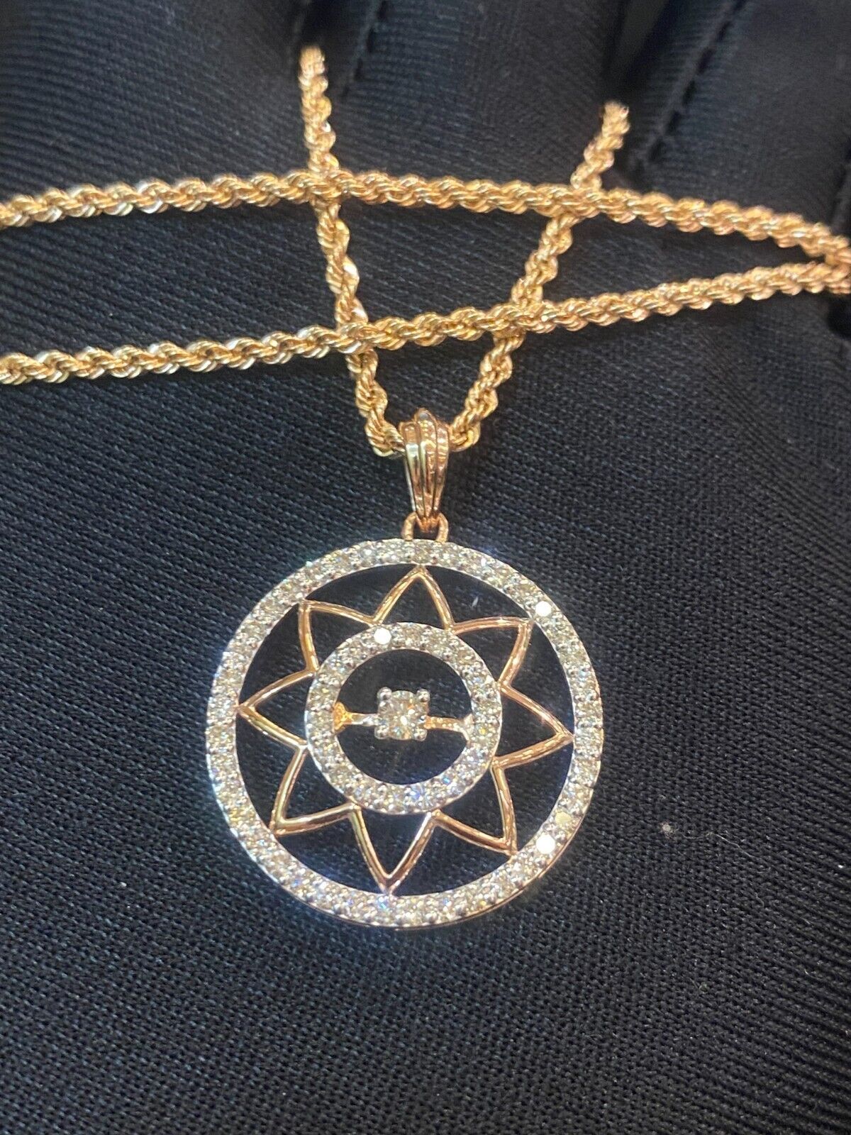 1.22 Cts Round Brilliant Cut Diamonds Medallion Rope Chain Necklace In 14K Gold