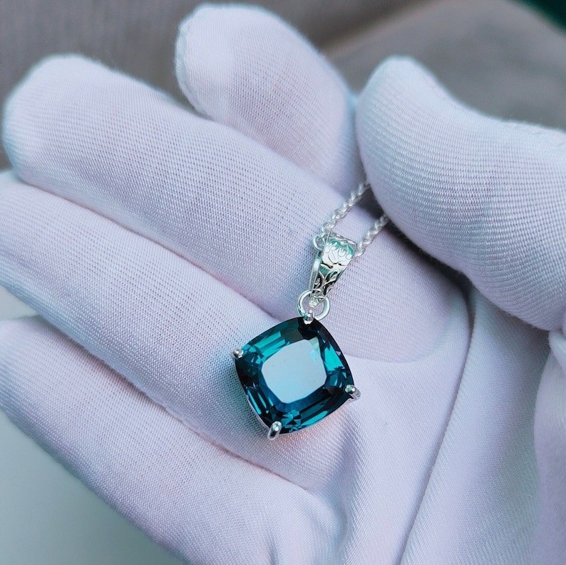 Natural Teal Green Sapphire 18 Ct 925 Silver Pendant Certified Loose Gemstone