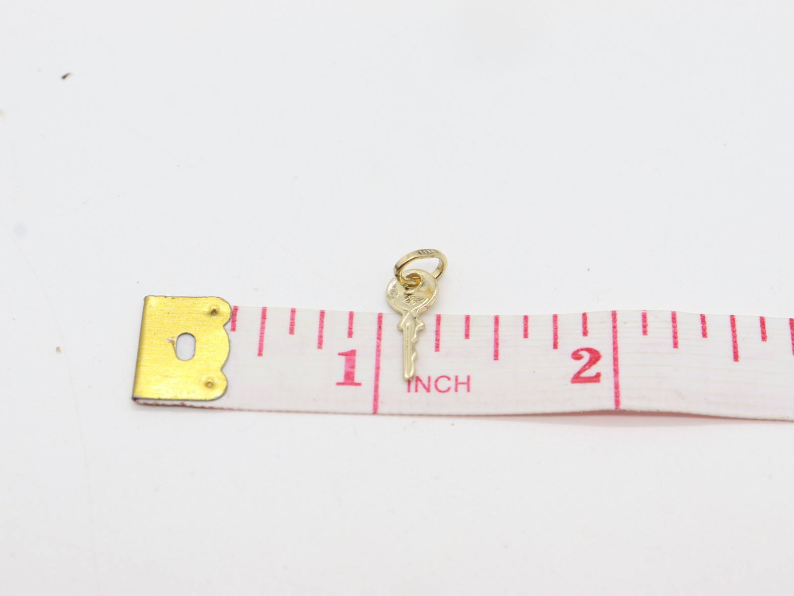 Petite 14K Yellow Gold 1/2″ Key Realtor House Pendant Charm 0.29 grams