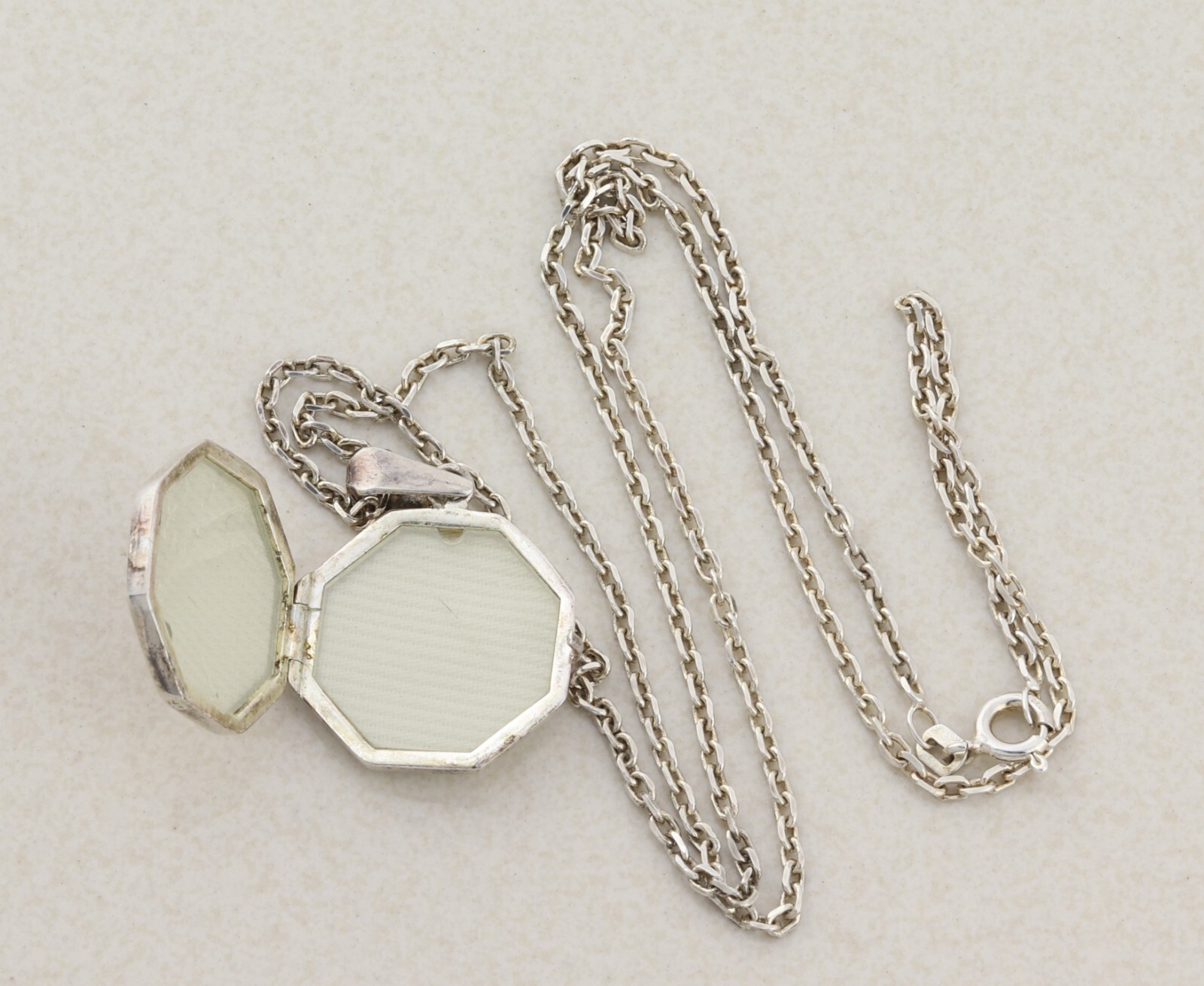 Sterling Silver Locket Necklace 21″ Chain