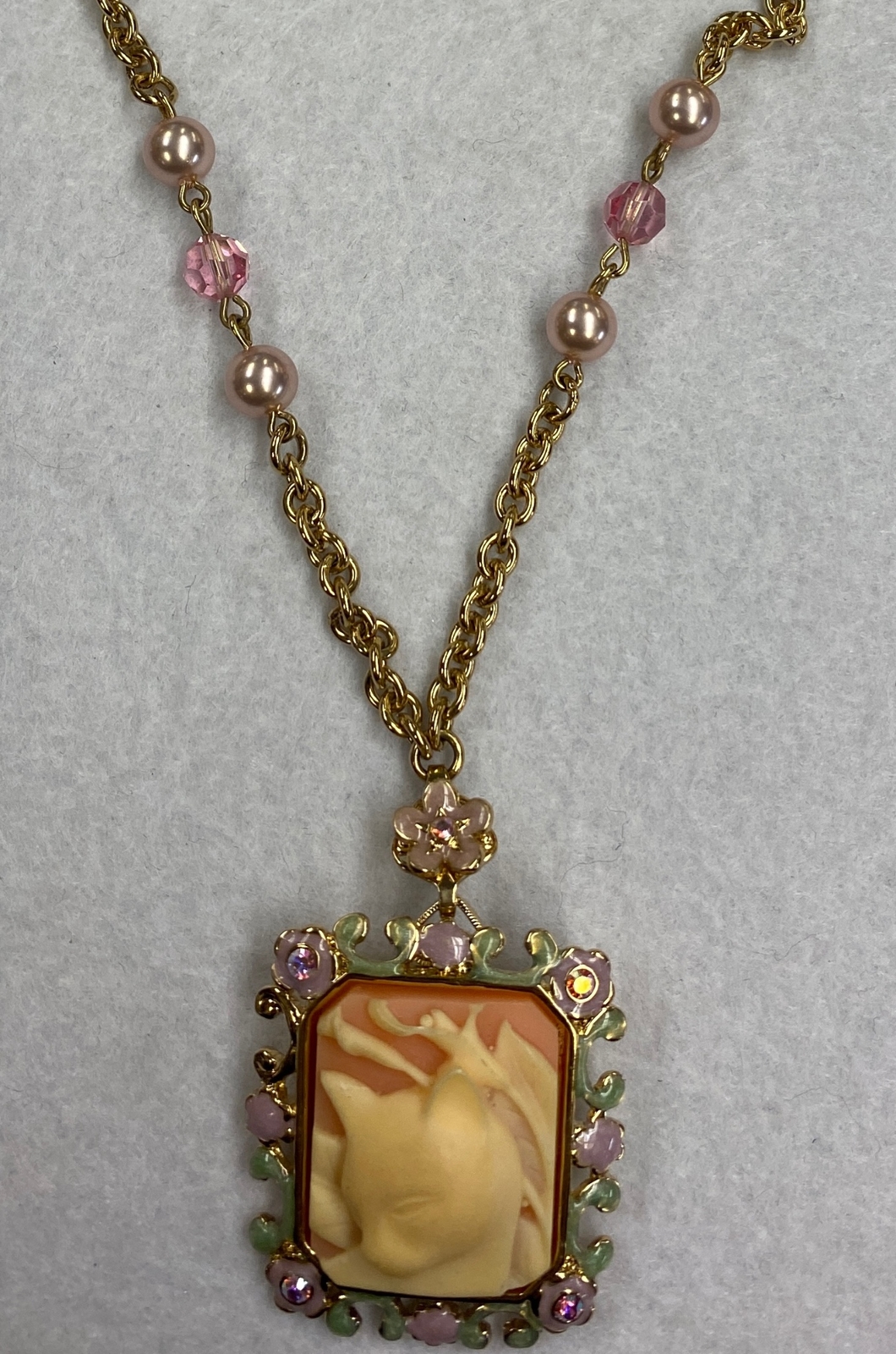 VINTAGE KIRKS FOLLY Kitty Cat Faux Cameo Enamel Pendant/Brooch Necklace. DM