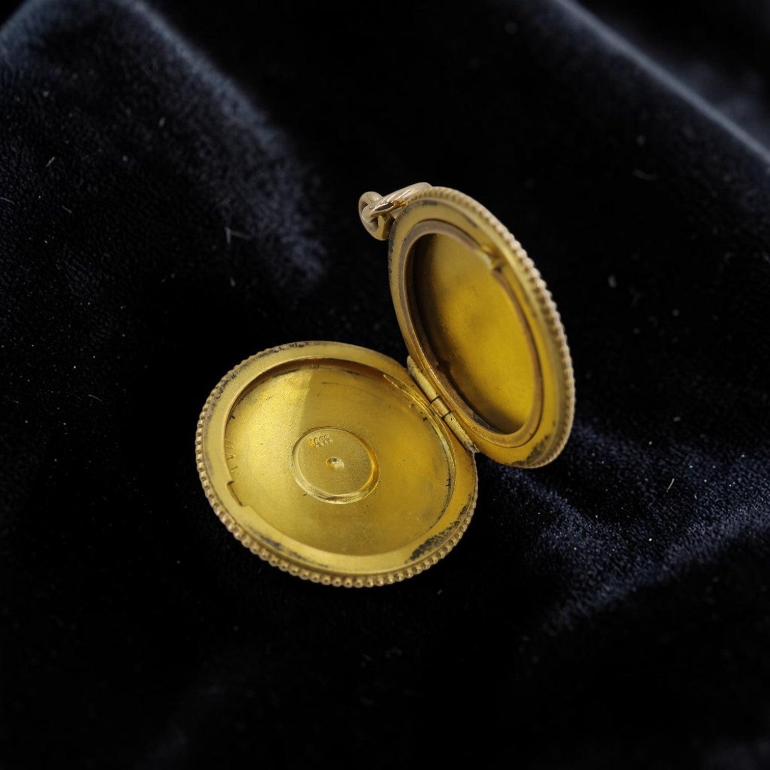 Antique Victorian 14k Gold Locket | Coin Edge | Engraved Monogram EJR | Petra