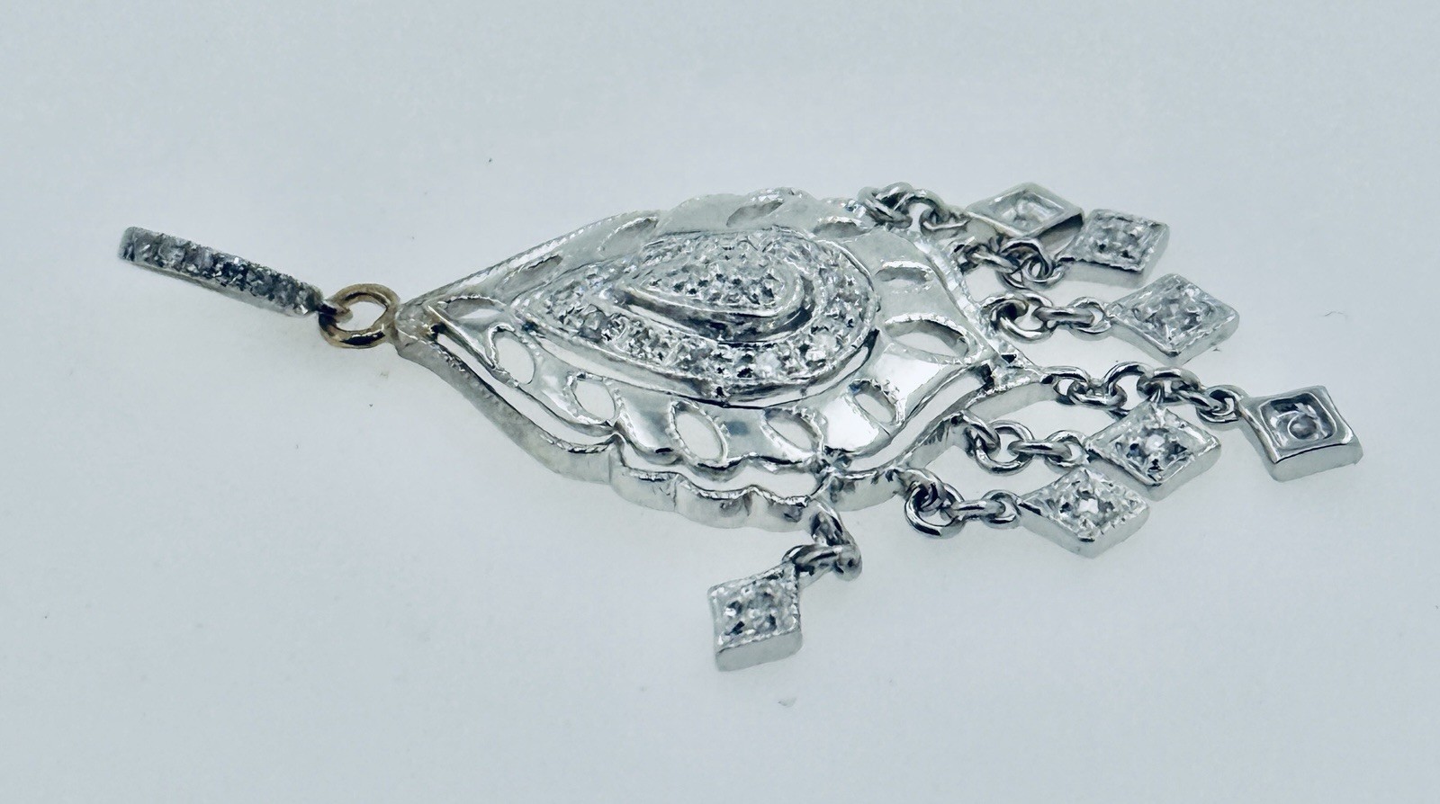 Estate 14K White Gold .30 Cttw Diamond Filigree Chandler Pendant. 2.87g approx